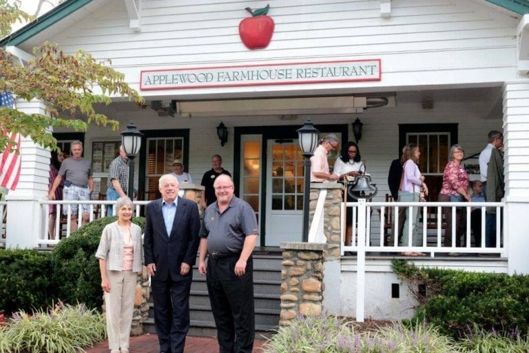 Applewood Farmhouse Hosts Governor Phil Bredesen